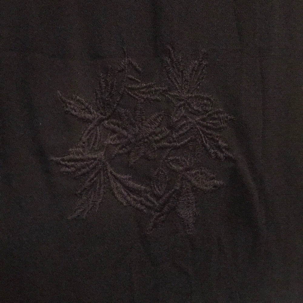 NWT Cold Shoulder Ruffle Top - Picture 4 of 7